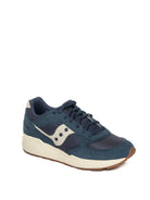 Sneaker retro-running in camoscio e mesh navy Saucony in vista tre quarti anteriore
